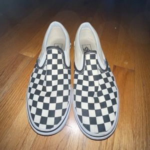 women’s checkered slip on vans !